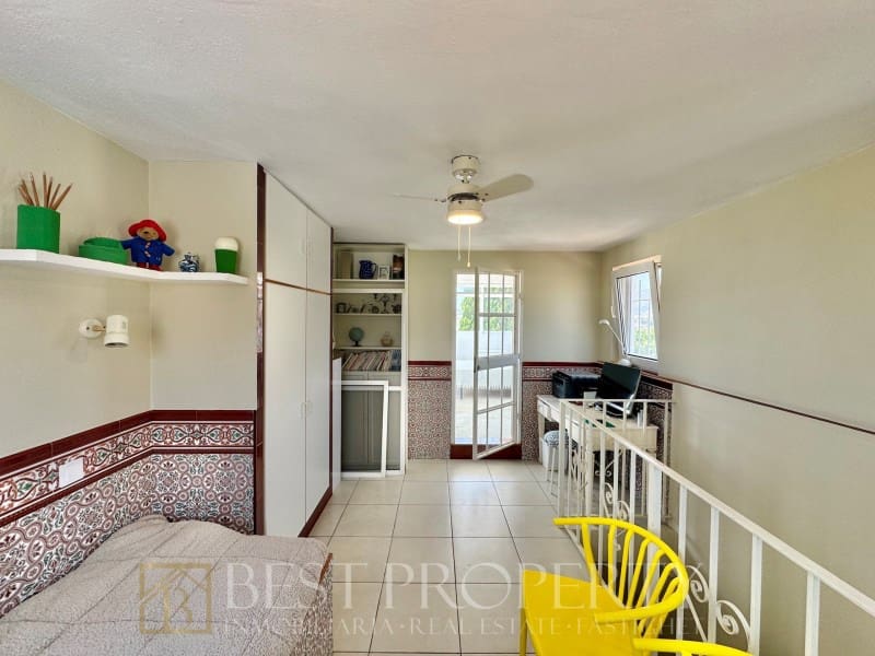 4 soverom Villa til salgs i Nerja - € 695 000 (Ref: 9818683)