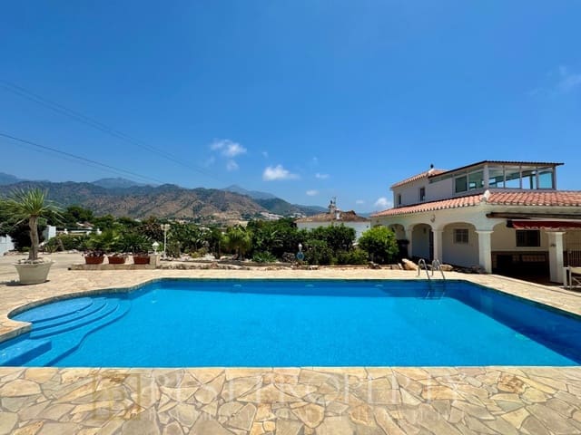 4 camera da letto Villa in vendita in Avda Pescia - Ctra de Frigiliana, Nerja - 695.000 € (Rif: 9818683)