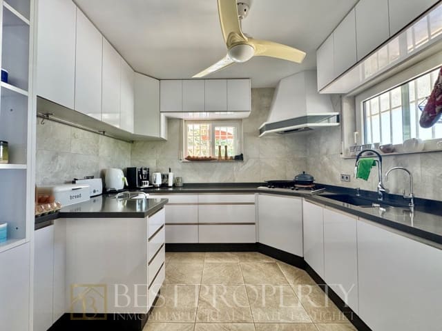 4 camera da letto Villa in vendita in Avda Pescia - Ctra de Frigiliana, Nerja - 695.000 € (Rif: 9818683)