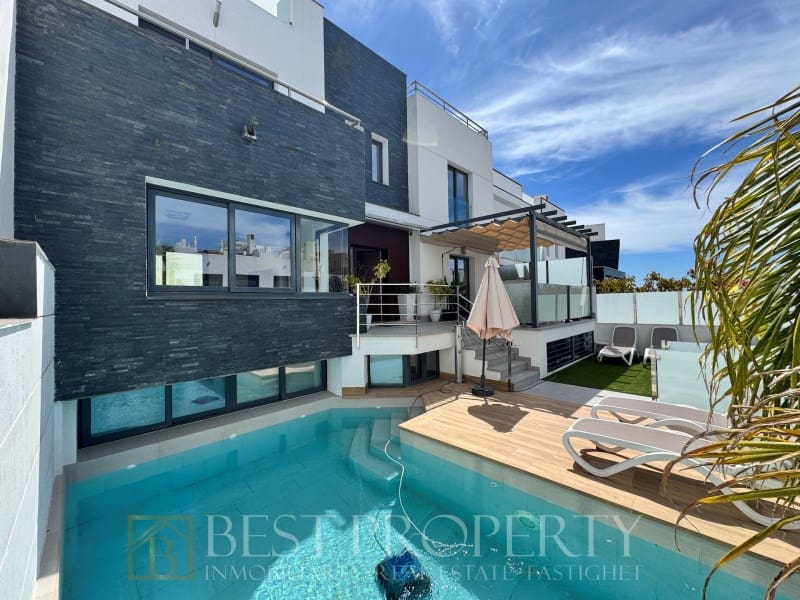 4 soverom Villa til salgs i Nerja - € 780 000 (Ref: 9818688)