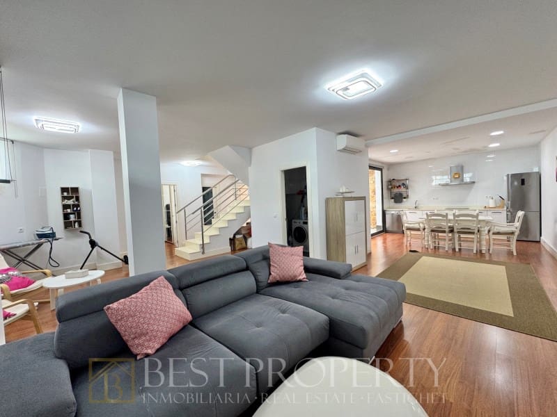 4 soverom Villa til salgs i Nerja - € 780 000 (Ref: 9818688)