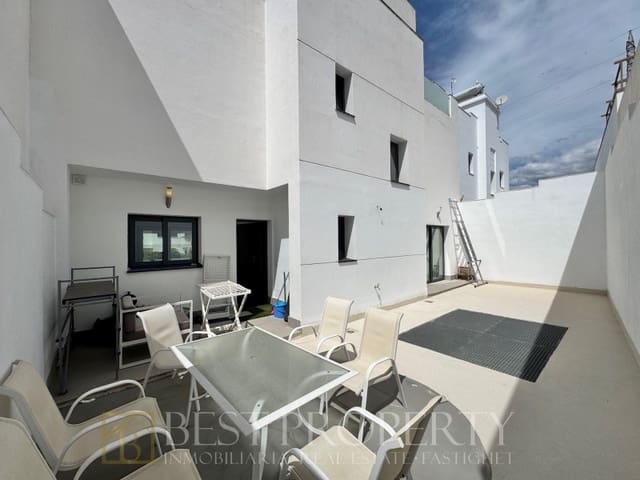 4 soveværelse Villa til salg i Avda Pescia - Ctra de Frigiliana, Nerja - € 780.000 (Ref: 9818688)