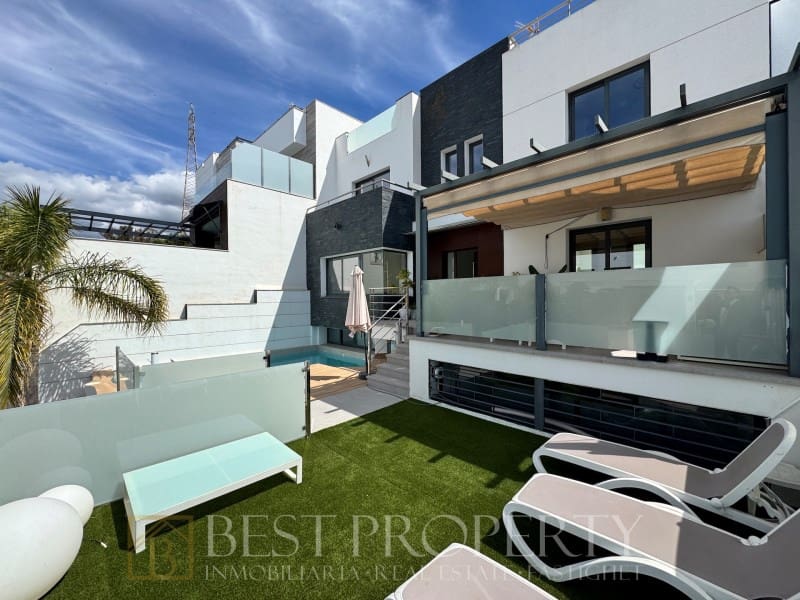 4 soverom Villa til salgs i Nerja - € 780 000 (Ref: 9818688)