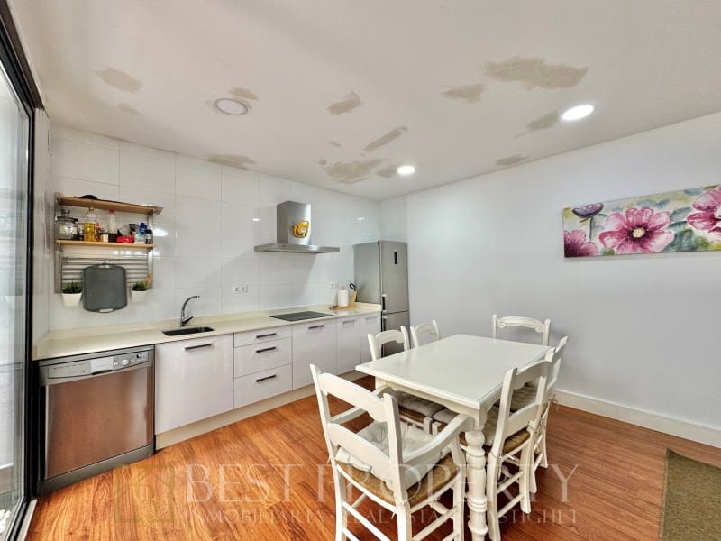 4 soverom Villa til salgs i Nerja - € 780 000 (Ref: 9818688)