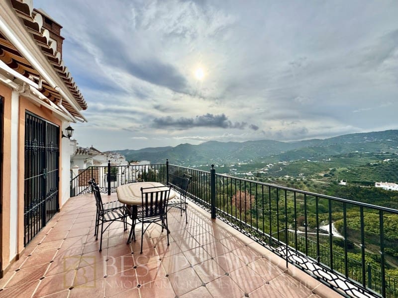 5 slaapkamer Villa te koop in Frigiliana - € 850.000 (Ref: 9822480)