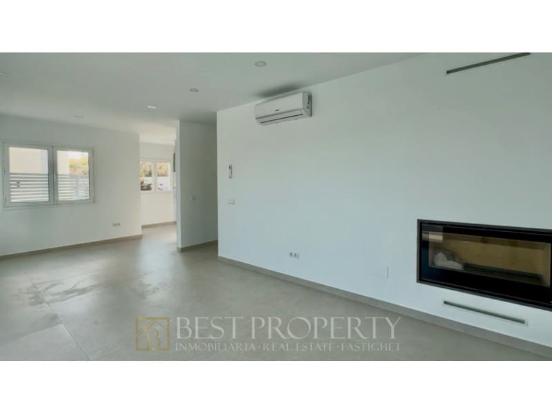 4 bedroom Villa for sale in Nerja with garage - € 865,000 (Ref: 9851292)