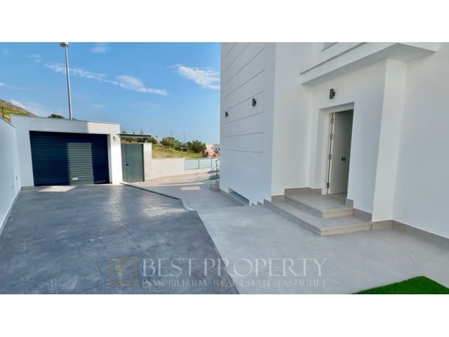 4 sovrum Villa till salu i Capistrano, Nerja med garage - 865 000 € (Ref: 9851292)
