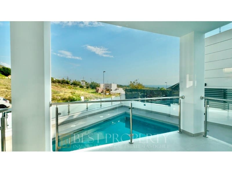 4 bedroom Villa for sale in Nerja with garage - € 865,000 (Ref: 9851292)