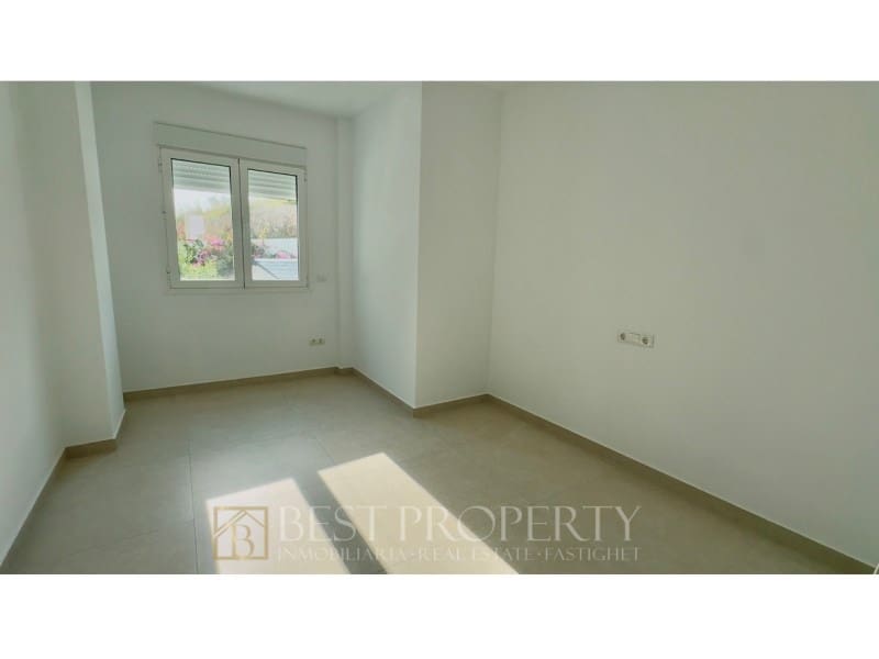 4 bedroom Villa for sale in Nerja with garage - € 865,000 (Ref: 9851292)