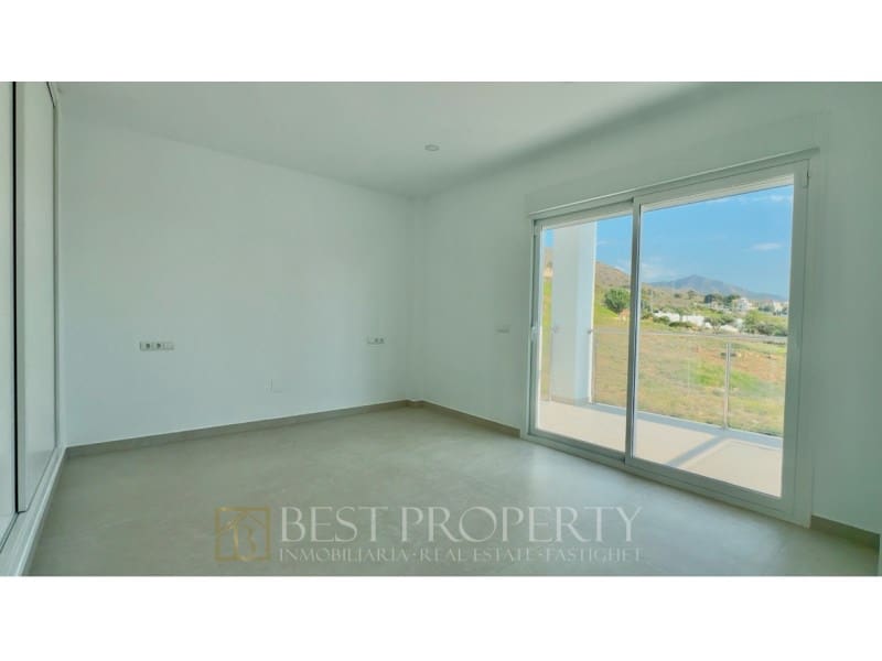 4 bedroom Villa for sale in Nerja with garage - € 865,000 (Ref: 9851292)