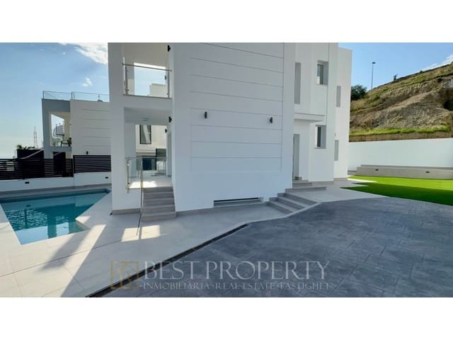 4 sovrum Villa till salu i Capistrano, Nerja med garage - 865 000 € (Ref: 9851292)