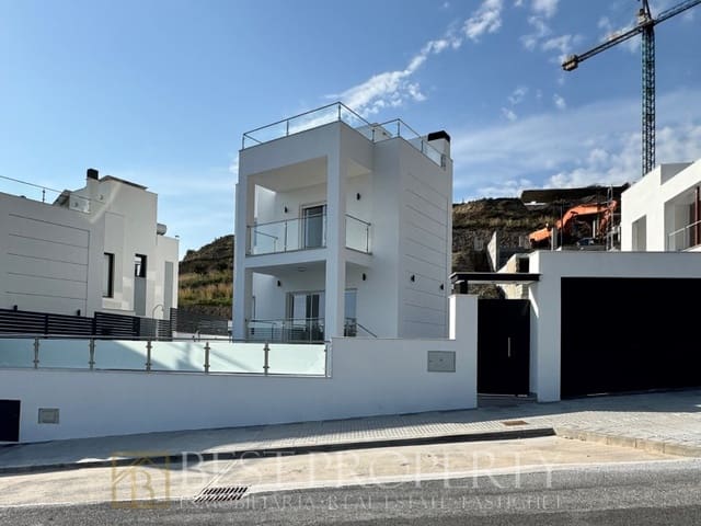 4 sovrum Villa till salu i Capistrano, Nerja med garage - 865 000 € (Ref: 9851292)