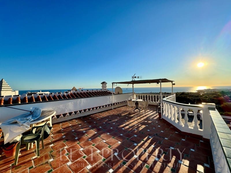 5 soveværelse Villa til salg i Nerja - € 499.000 (Ref: 9851293)