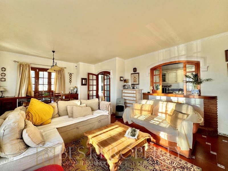 5 soveværelse Villa til salg i Nerja - € 499.000 (Ref: 9851293)