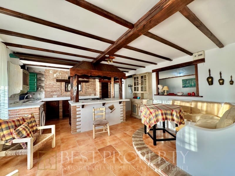 5 soveværelse Villa til salg i Nerja - € 499.000 (Ref: 9851293)