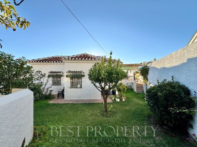 5 soveværelse Villa til salg i Nerja - € 499.000 (Ref: 9851293)