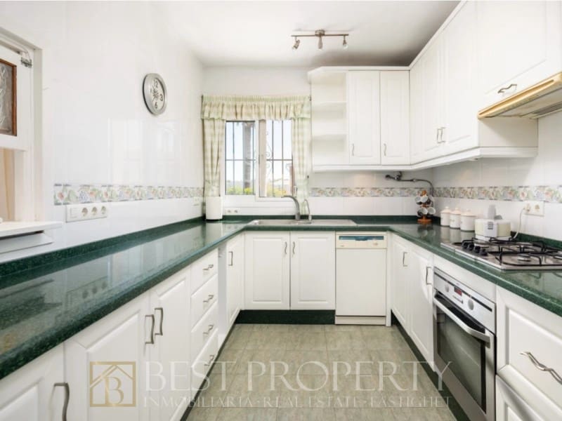 3 sypialnia Willa na sprzedaż w Nerja - 575 000 € (Ref: 9880785)