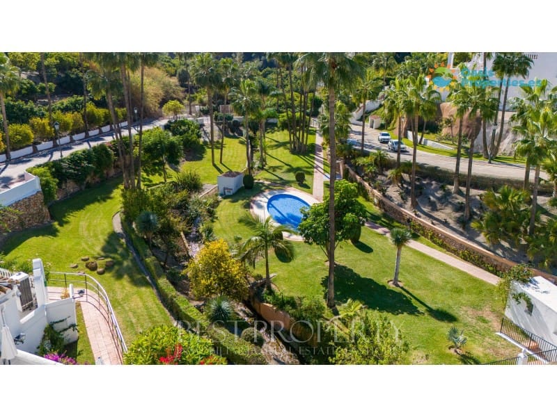2 makuuhuone Huoneisto myytävänä paikassa Nerja - 350 000 € (Ref: 9880786)