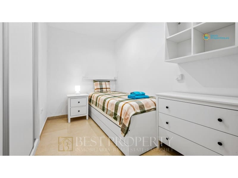 2 makuuhuone Huoneisto myytävänä paikassa Nerja - 450 000 € (Ref: 9880787)