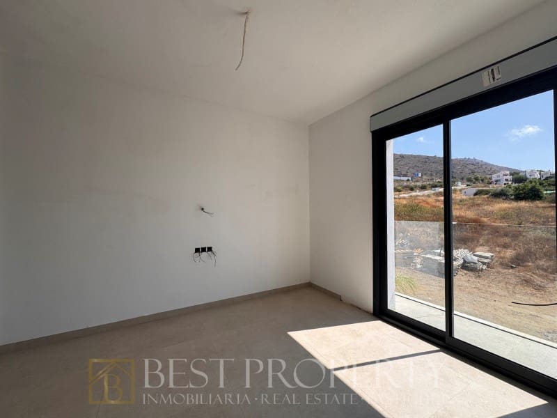 5 sypialnia Willa na sprzedaż w Nerja z basenem - 775 000 € (Ref: 9942031)