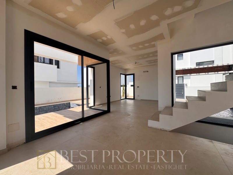 5 sypialnia Willa na sprzedaż w Nerja z basenem - 775 000 € (Ref: 9942031)