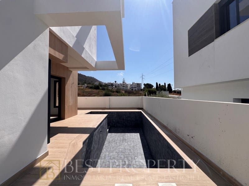 5 sypialnia Willa na sprzedaż w Nerja z basenem - 775 000 € (Ref: 9942031)
