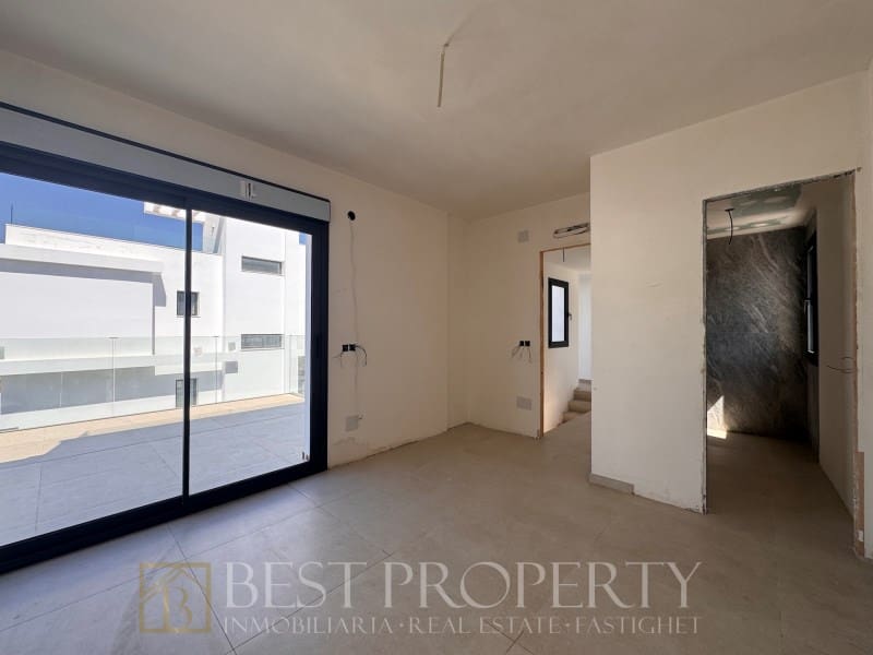 5 sypialnia Willa na sprzedaż w Nerja z basenem - 775 000 € (Ref: 9942031)