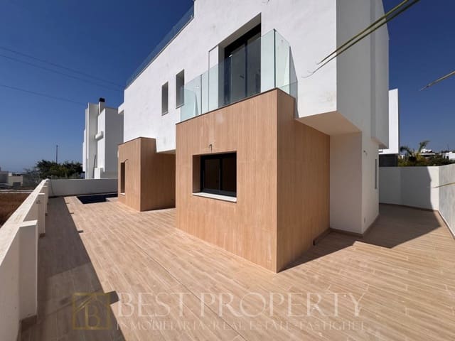 5 soveværelse Villa til salg i Capistrano, Nerja med swimmingpool - € 775.000 (Ref: 9942031)