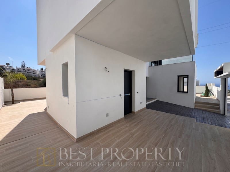 5 sypialnia Willa na sprzedaż w Nerja z basenem - 775 000 € (Ref: 9942031)