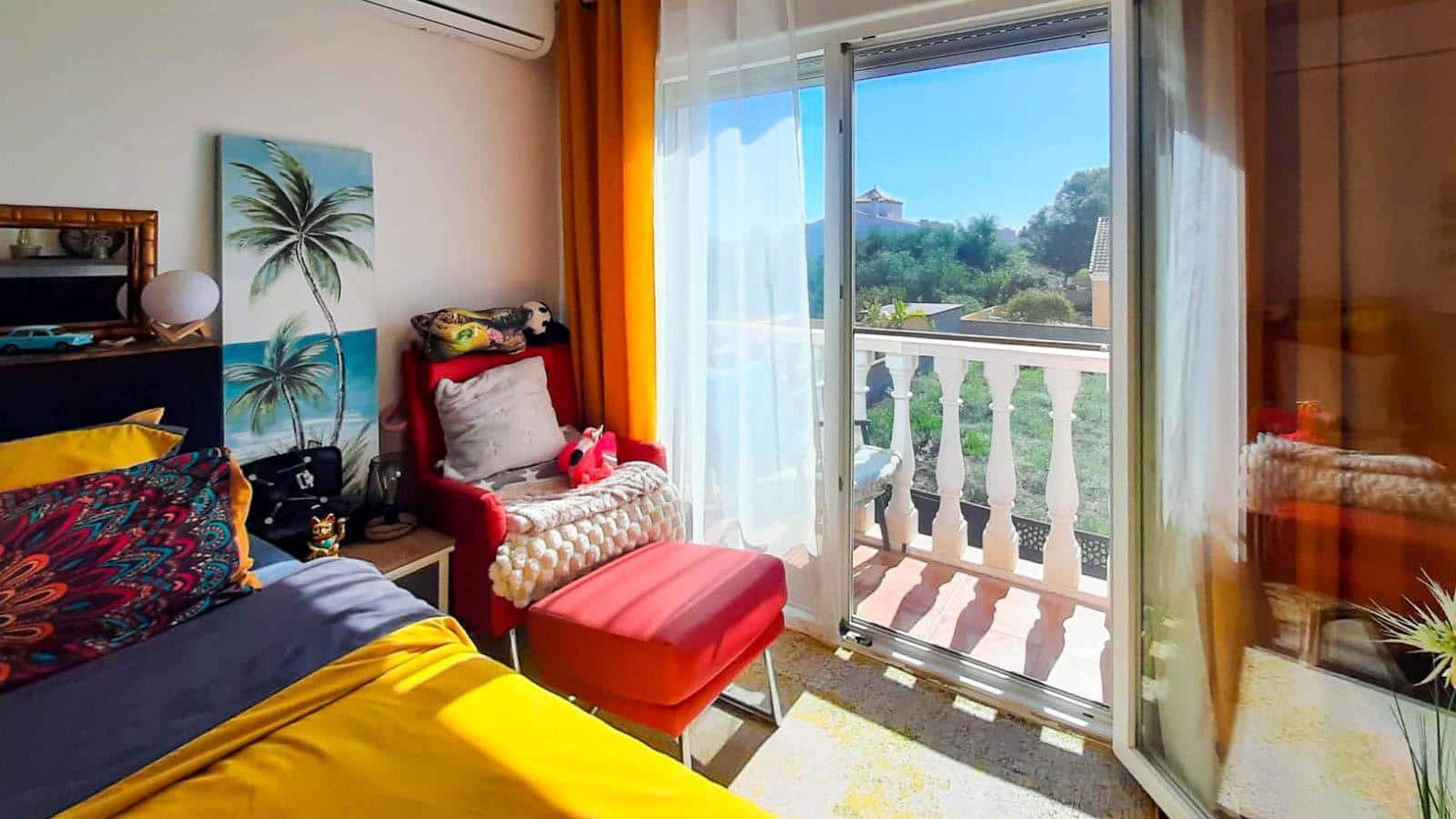 9 soverom Villa til salgs i La Manga del Mar Menor med svømmebasseng garasje - € 580 000 (Ref: 10180697)