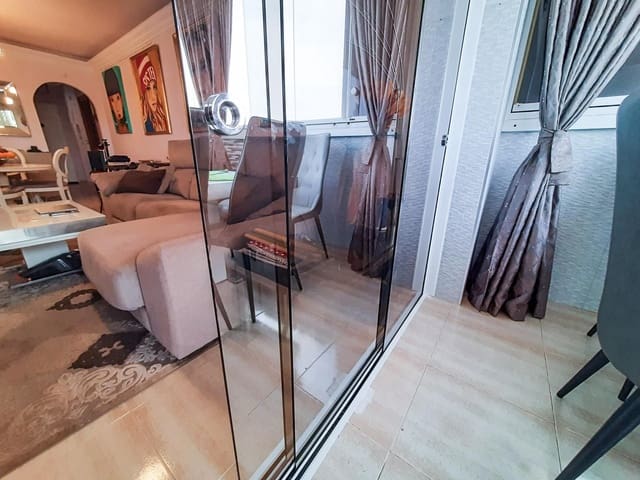 3 makuuhuone Huoneisto myytävänä paikassa La Manga del Mar Menor mukana uima-altaan 
autotalli - 235 000 € (Ref: 8597411)