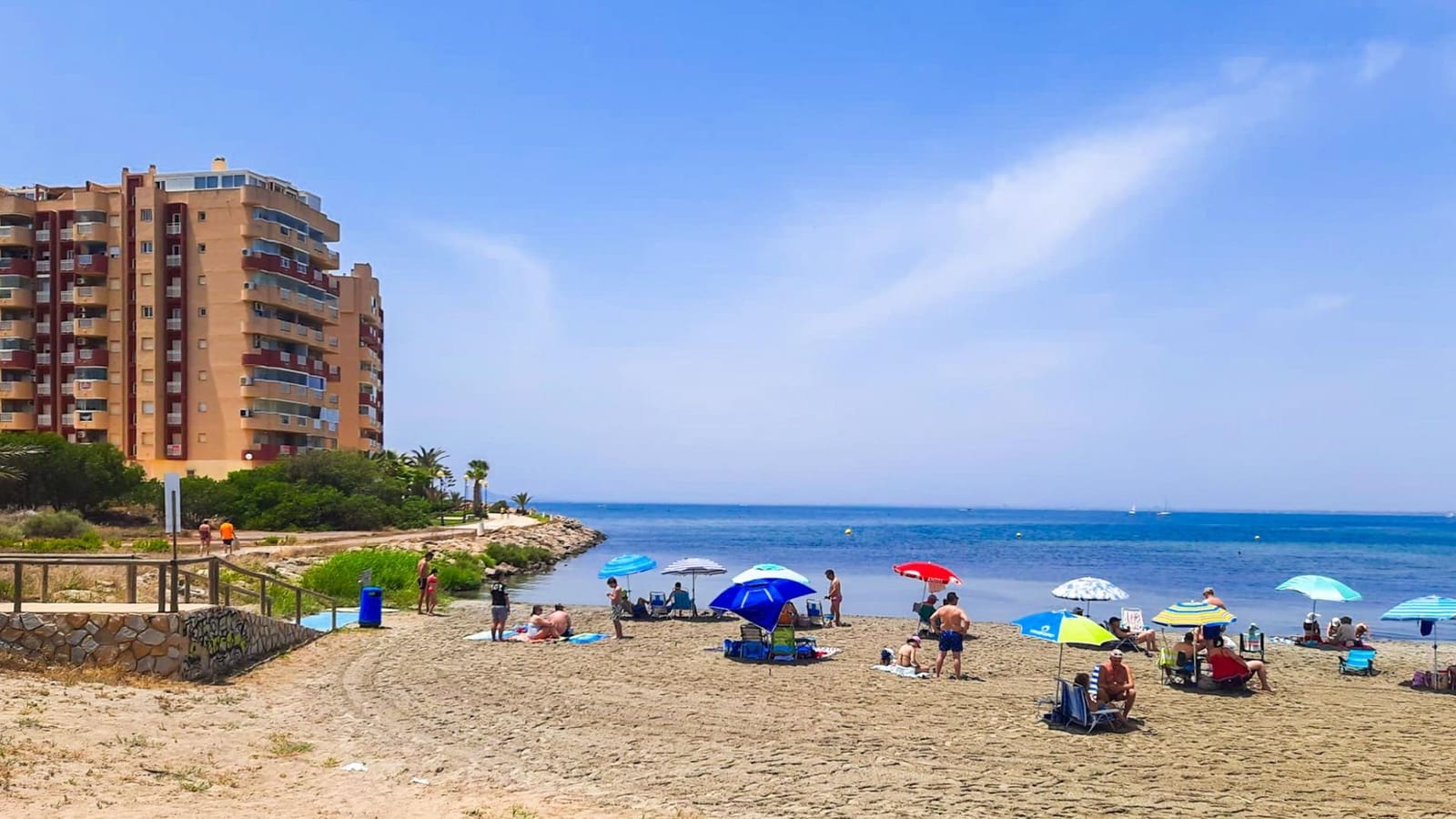 Apartamento de 3 habitaciones en La Manga del Mar Menor en venta con piscina garaje - 290.000 € (Ref: 8597411)