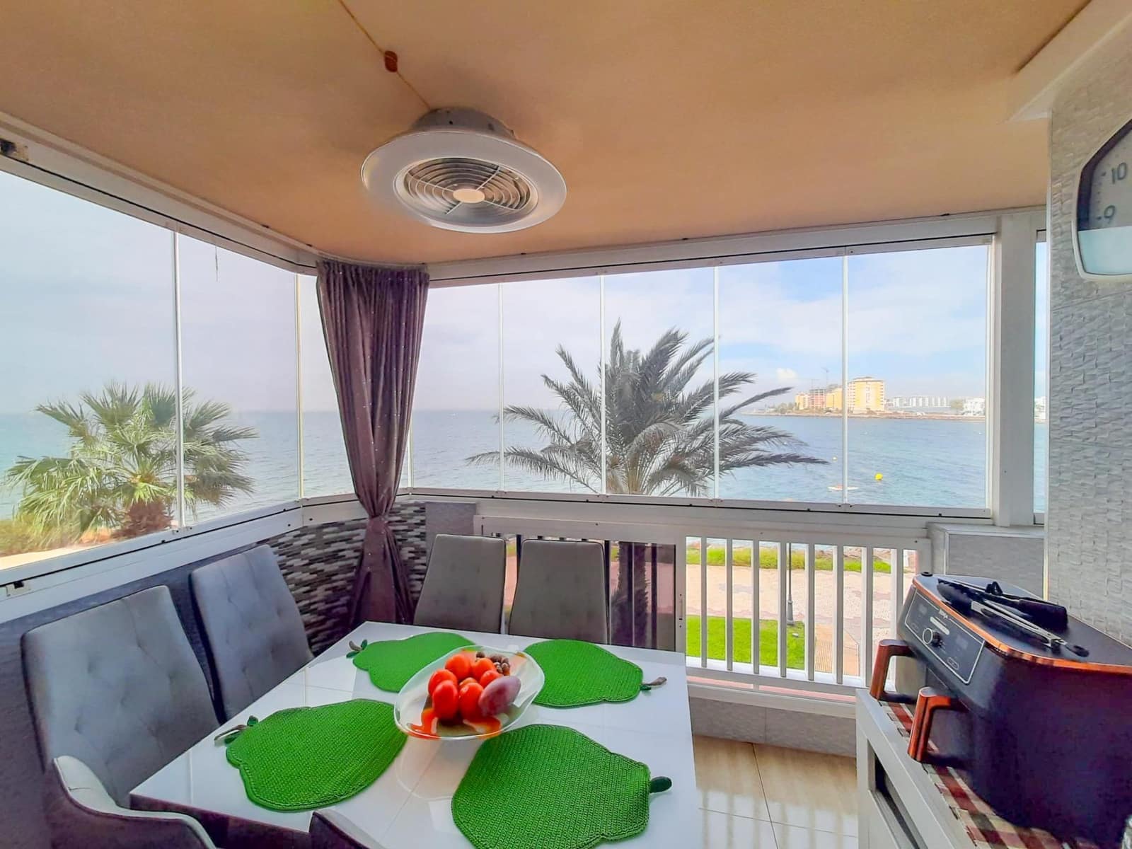 Apartamento de 3 habitaciones en La Manga del Mar Menor en venta con piscina garaje - 290.000 € (Ref: 8597411)