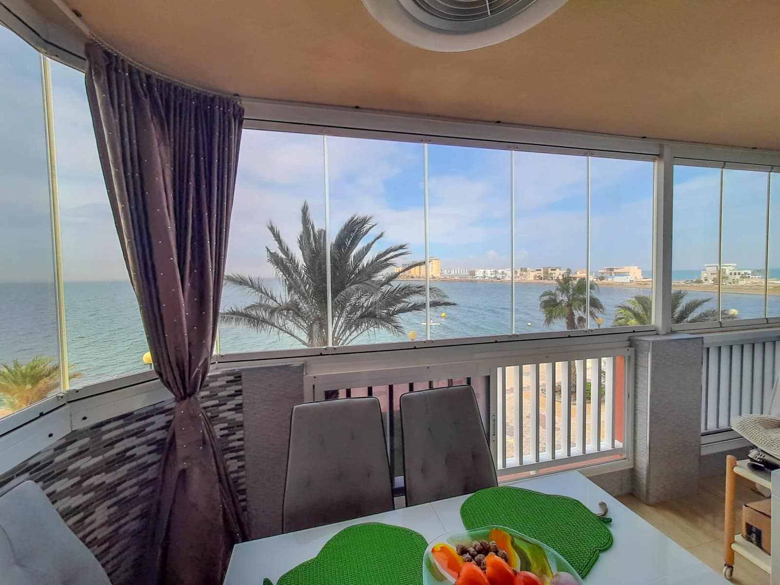 Apartamento de 3 habitaciones en La Manga del Mar Menor en venta con piscina garaje - 290.000 € (Ref: 8597411)