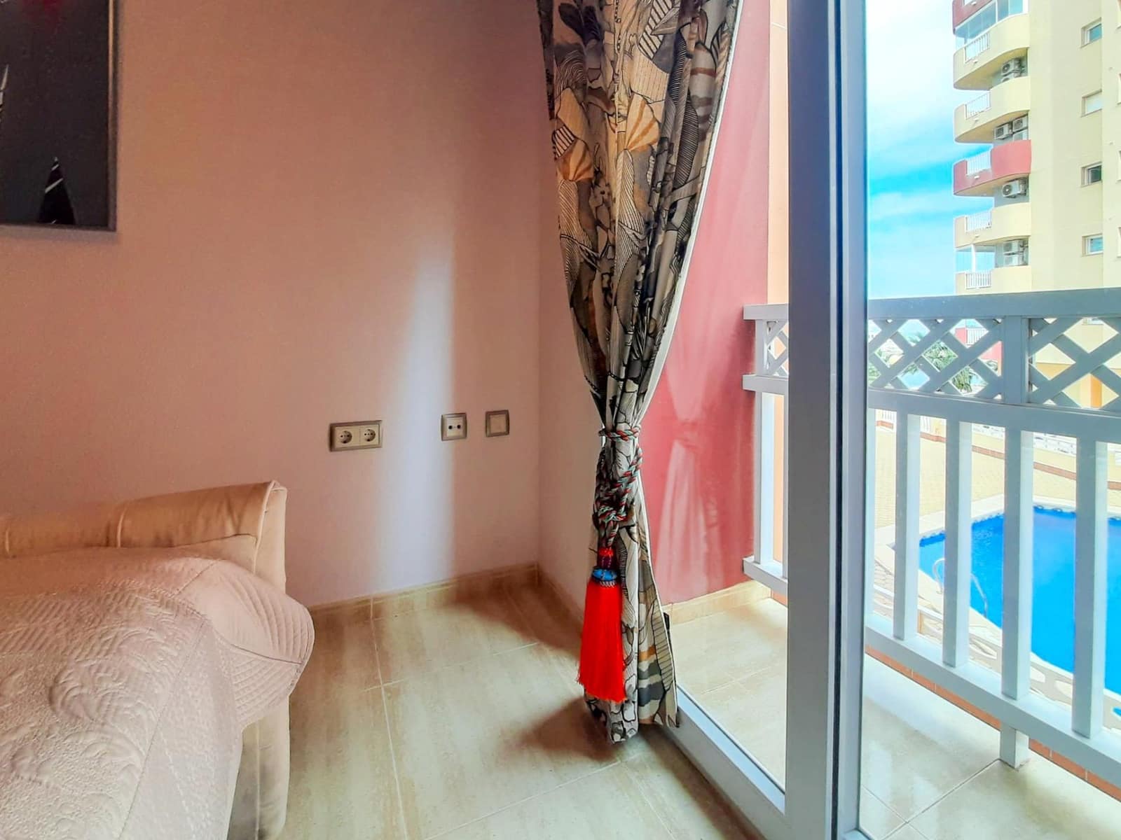 Apartamento de 3 habitaciones en La Manga del Mar Menor en venta con piscina garaje - 290.000 € (Ref: 8597411)