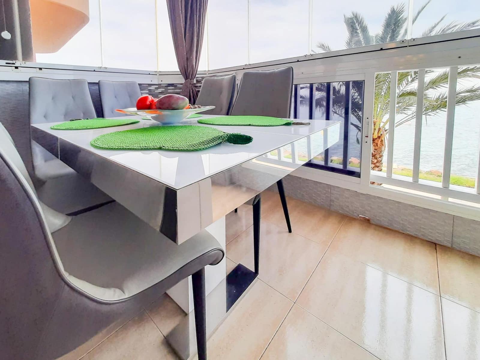 Apartamento de 3 habitaciones en La Manga del Mar Menor en venta con piscina garaje - 290.000 € (Ref: 8597411)