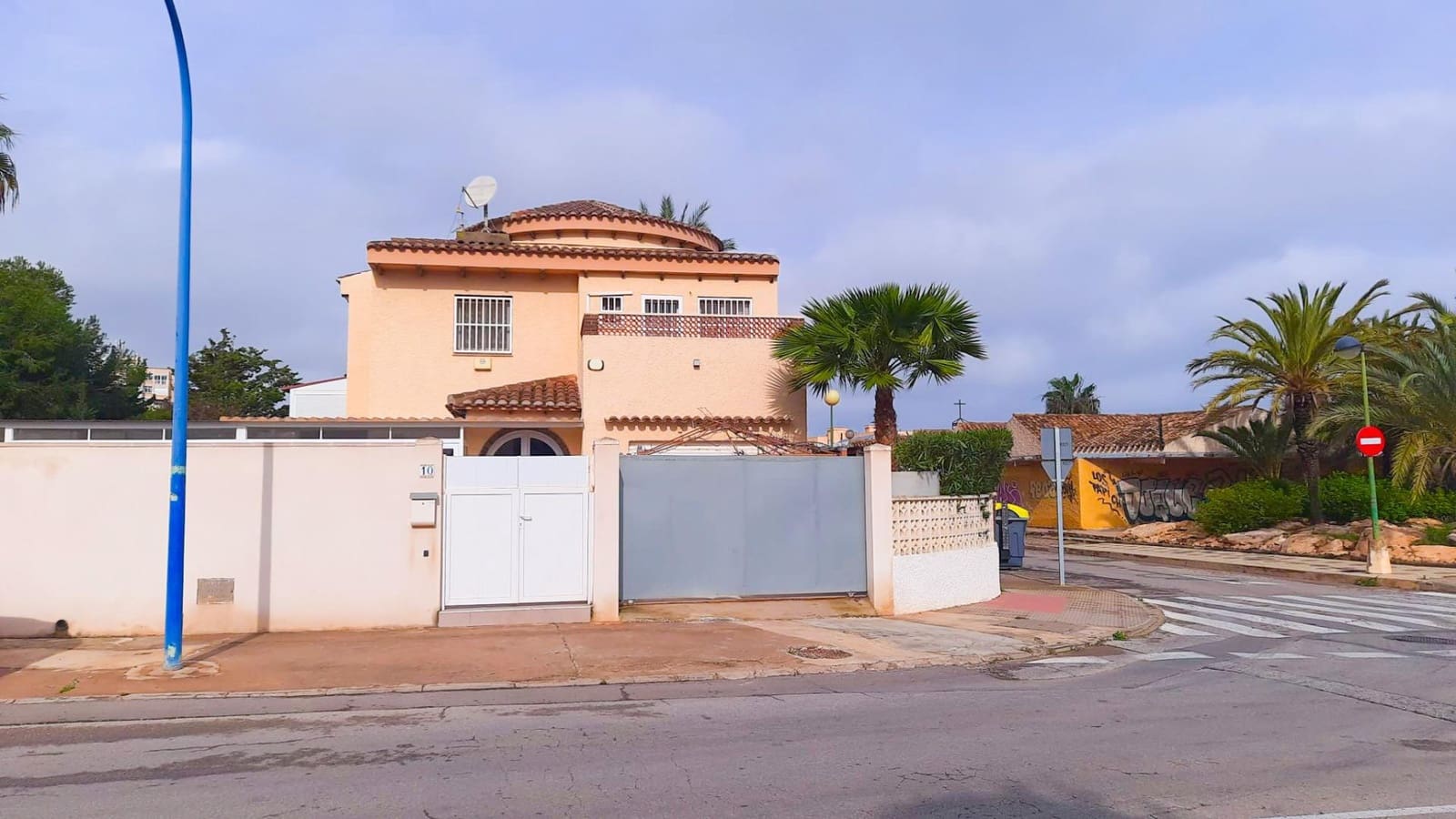 3 soveværelse Villa til salg i Playa Honda med swimmingpool garage - € 380.000 (Ref: 8862718)