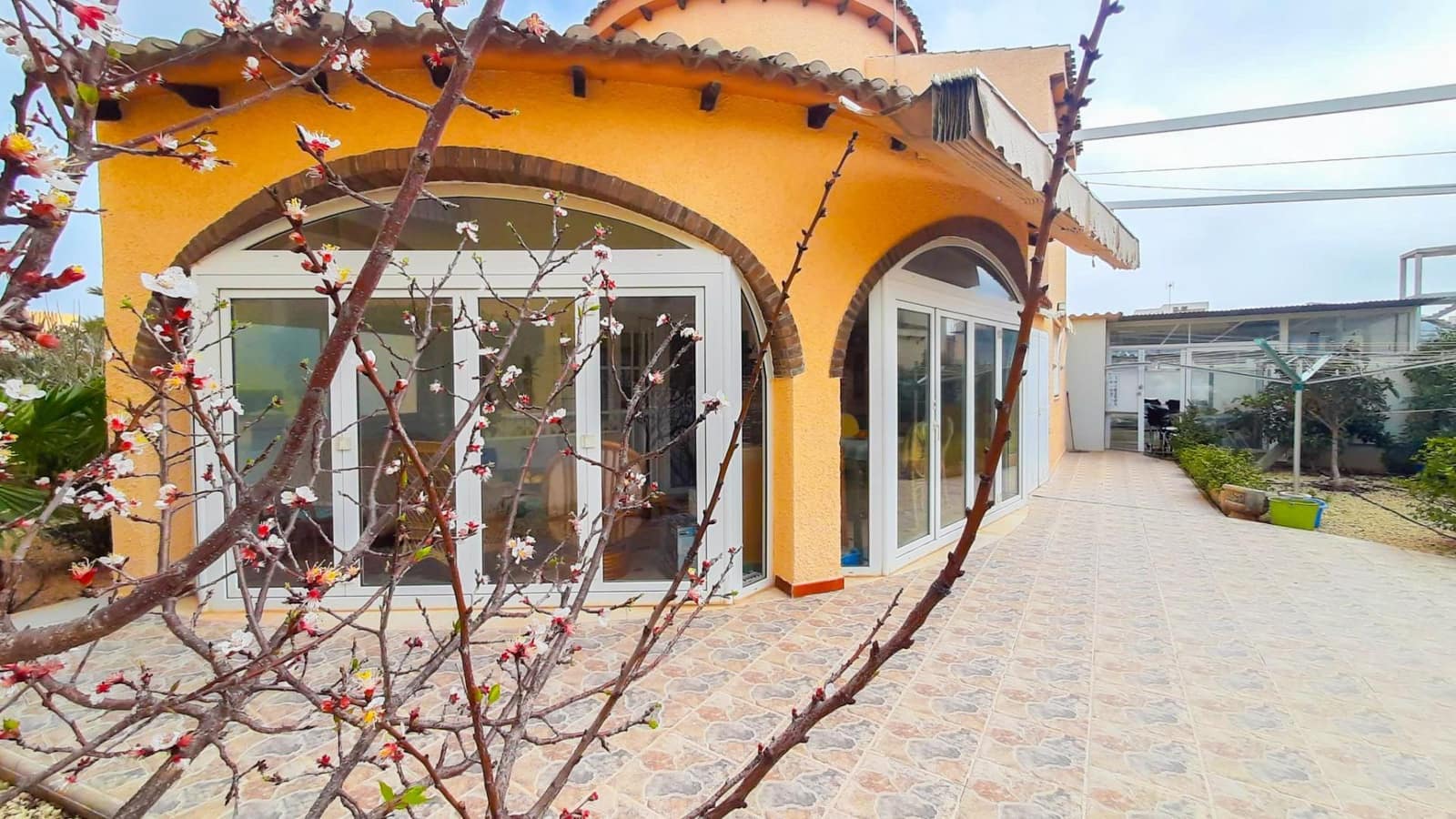3 soveværelse Villa til salg i Playa Honda med swimmingpool garage - € 380.000 (Ref: 8862718)