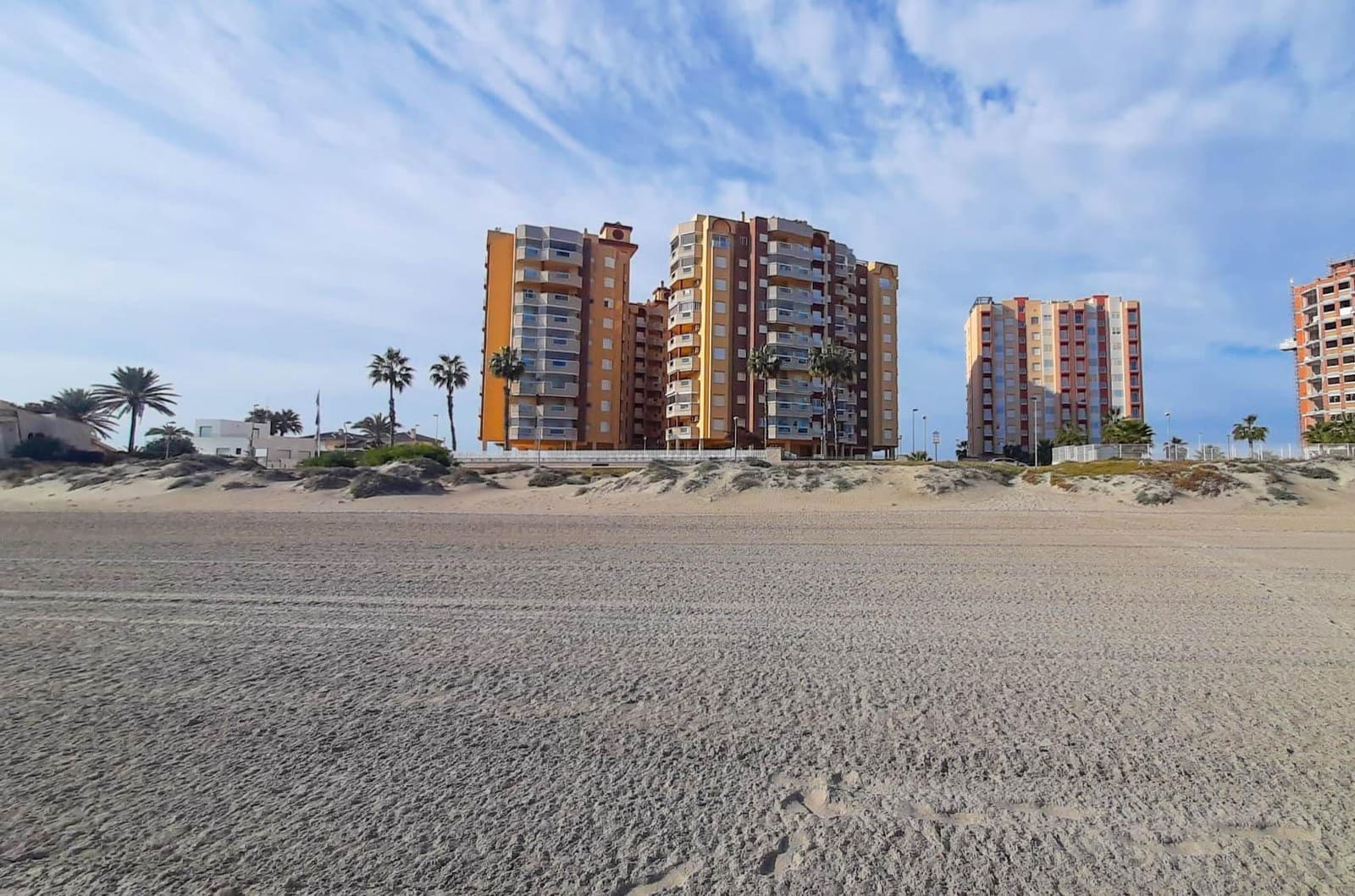 2 quarto Apartamento para venda em La Manga del Mar Menor com piscina - 210 000 € (Ref: 9470419)