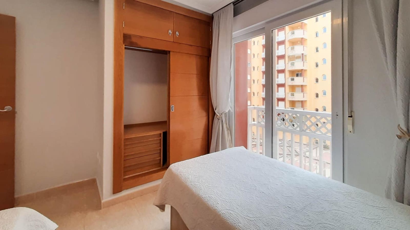 2 quarto Apartamento para venda em La Manga del Mar Menor com piscina - 210 000 € (Ref: 9470419)