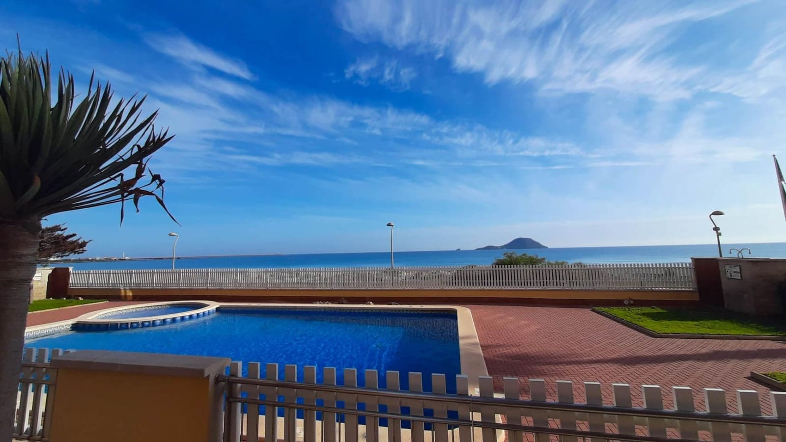 2 quarto Apartamento para venda em La Manga del Mar Menor com piscina - 210 000 € (Ref: 9470419)