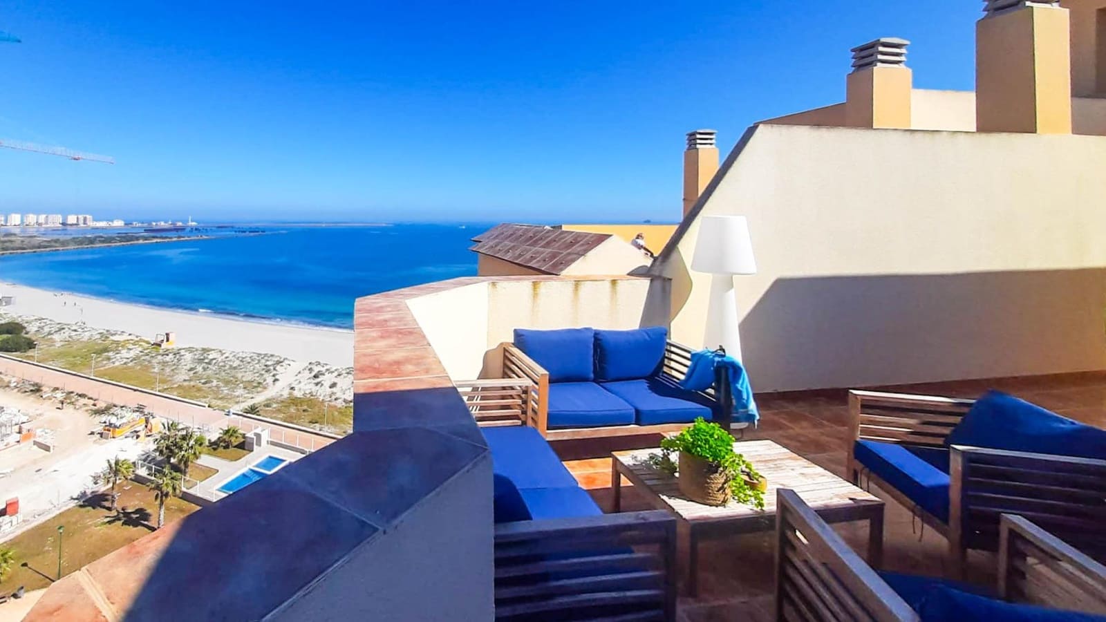 2 chambre Penthouse à vendre à La Manga del Mar Menor avec piscine - 315 000 € (Ref: 9625756)