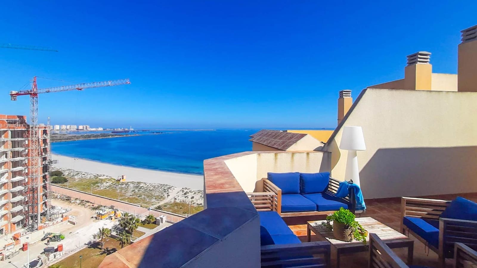 2 chambre Penthouse à vendre à La Manga del Mar Menor avec piscine - 315 000 € (Ref: 9625756)