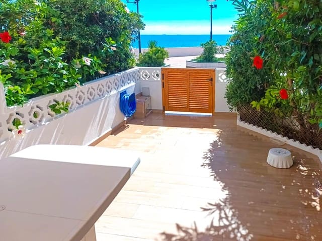 2 sovrum Lägenhet till salu i La Manga del Mar Menor med pool - 315 000 € (Ref: 9648205)