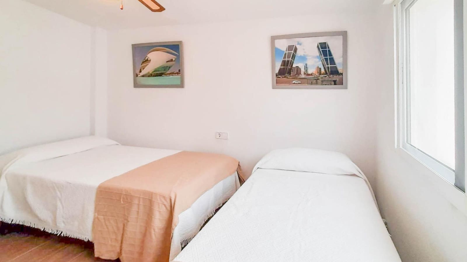 2 soveværelse Lejlighed til salg i La Manga del Mar Menor med swimmingpool - € 315.000 (Ref: 9648205)