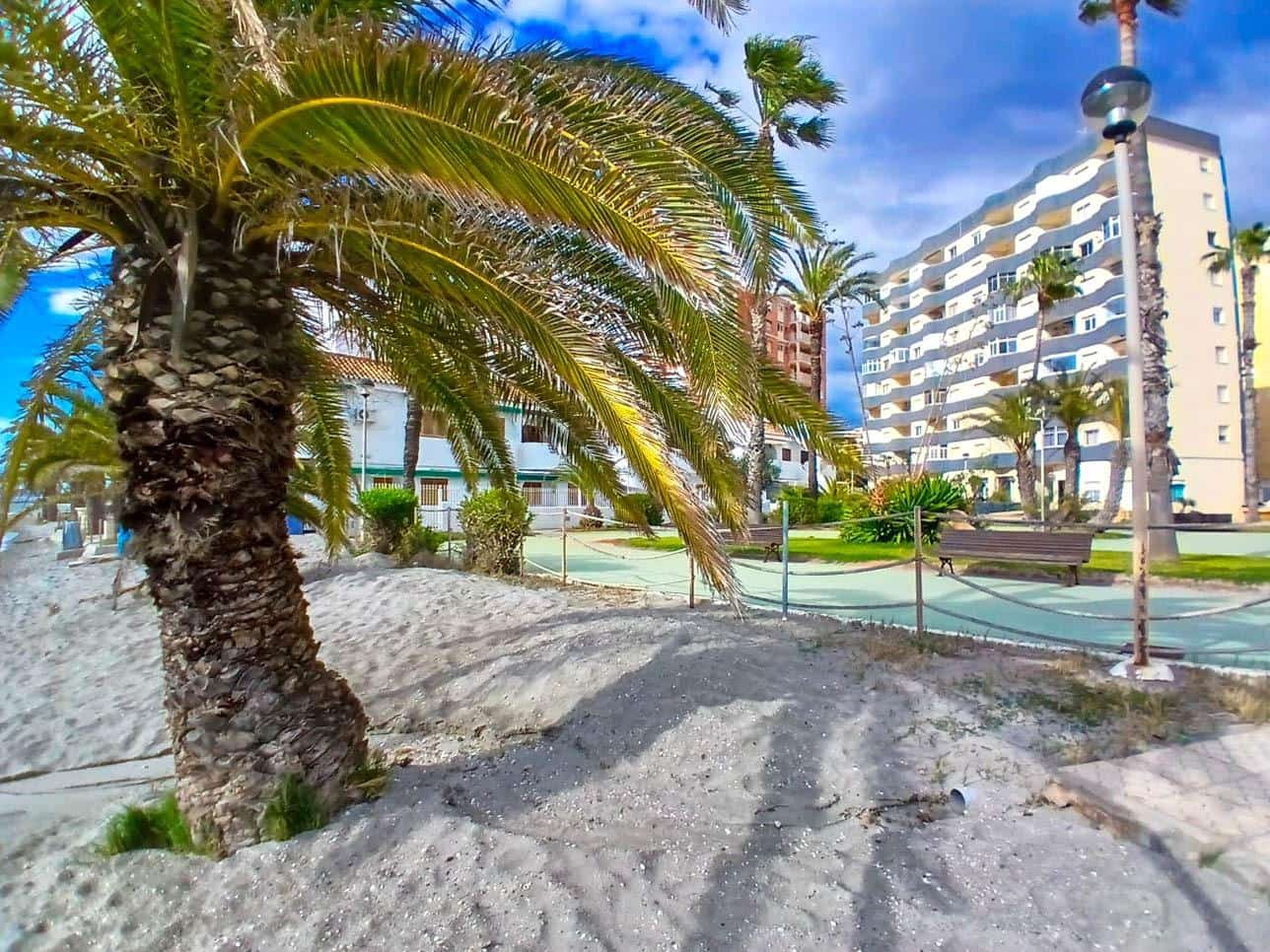 3 soveværelse Lejlighed til salg i La Manga del Mar Menor med garage - € 209.000 (Ref: 9794667)