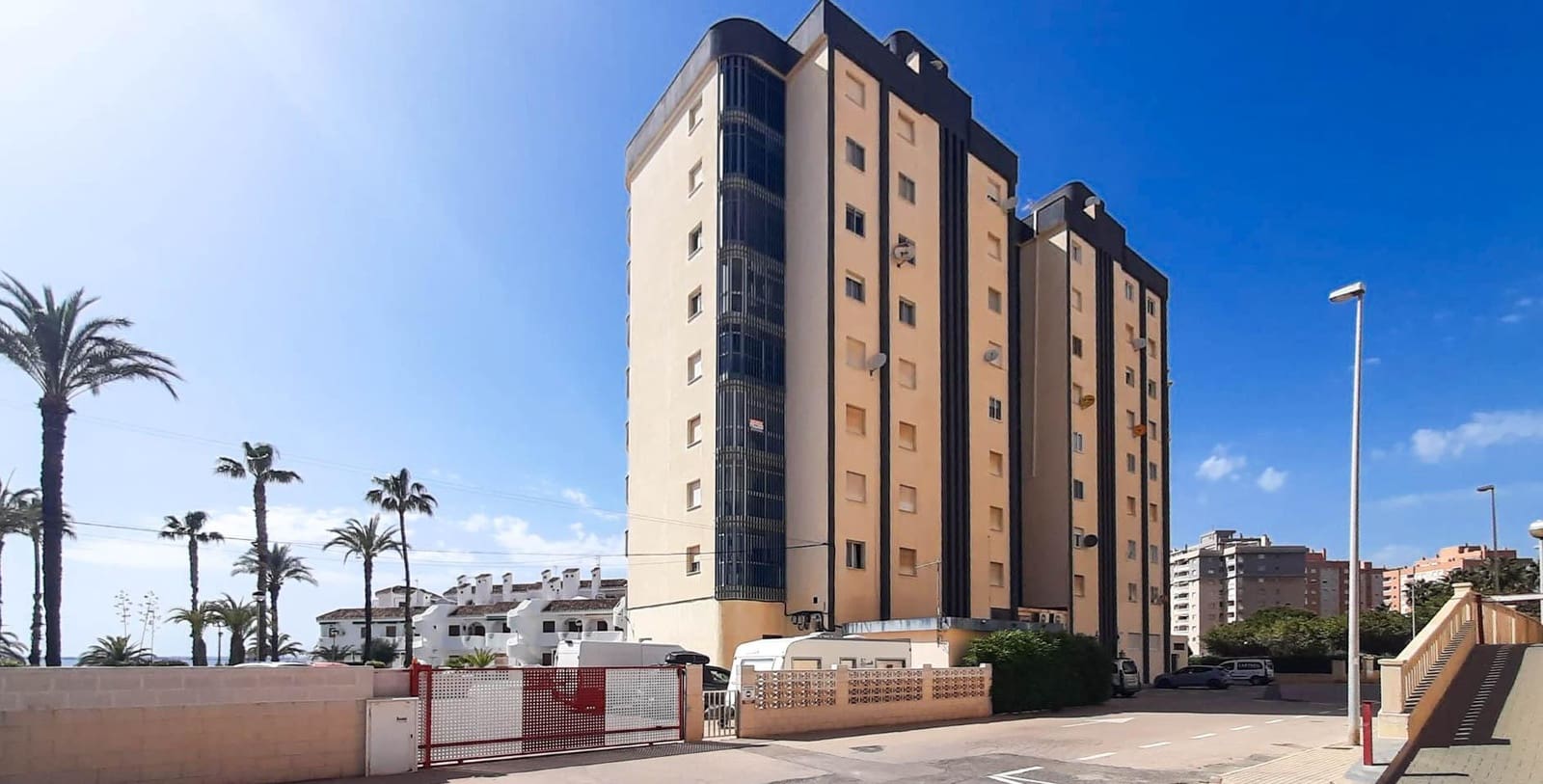 3 soveværelse Lejlighed til salg i La Manga del Mar Menor med garage - € 209.000 (Ref: 9794667)