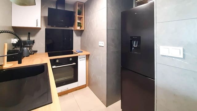 2 slaapkamer Appartement te koop in La Manga del Mar Menor met zwembad garage - € 247.000 (Ref: 9799301)