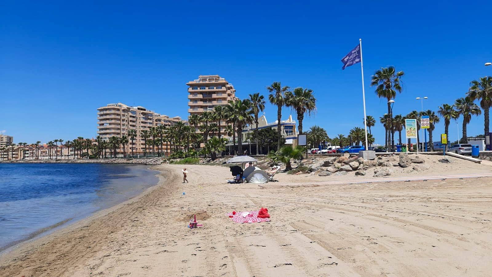 2 bedroom Apartment for sale in La Manga del Mar Menor with pool garage - € 210,000 (Ref: 9831581)