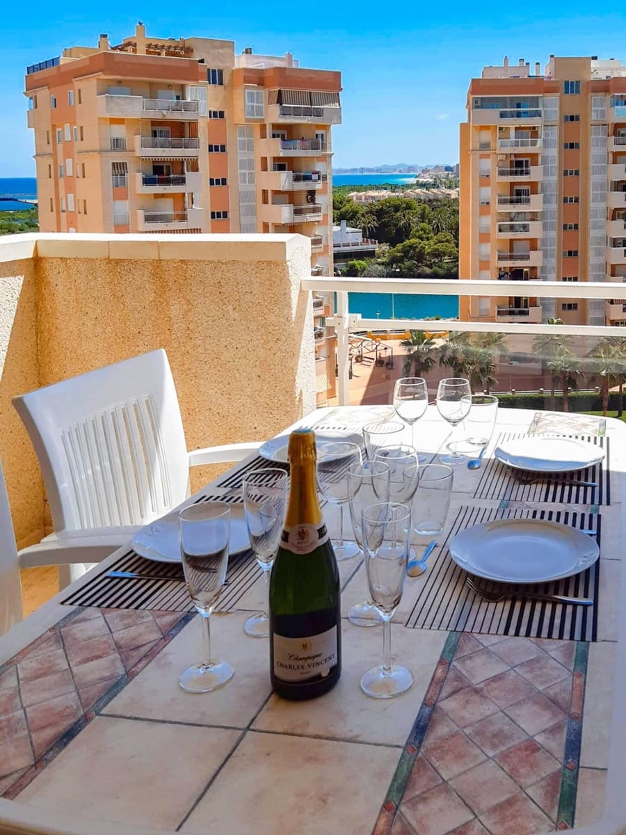 1 slaapkamer Appartement te koop in La Manga del Mar Menor met zwembad - € 135.000 (Ref: 9843433)